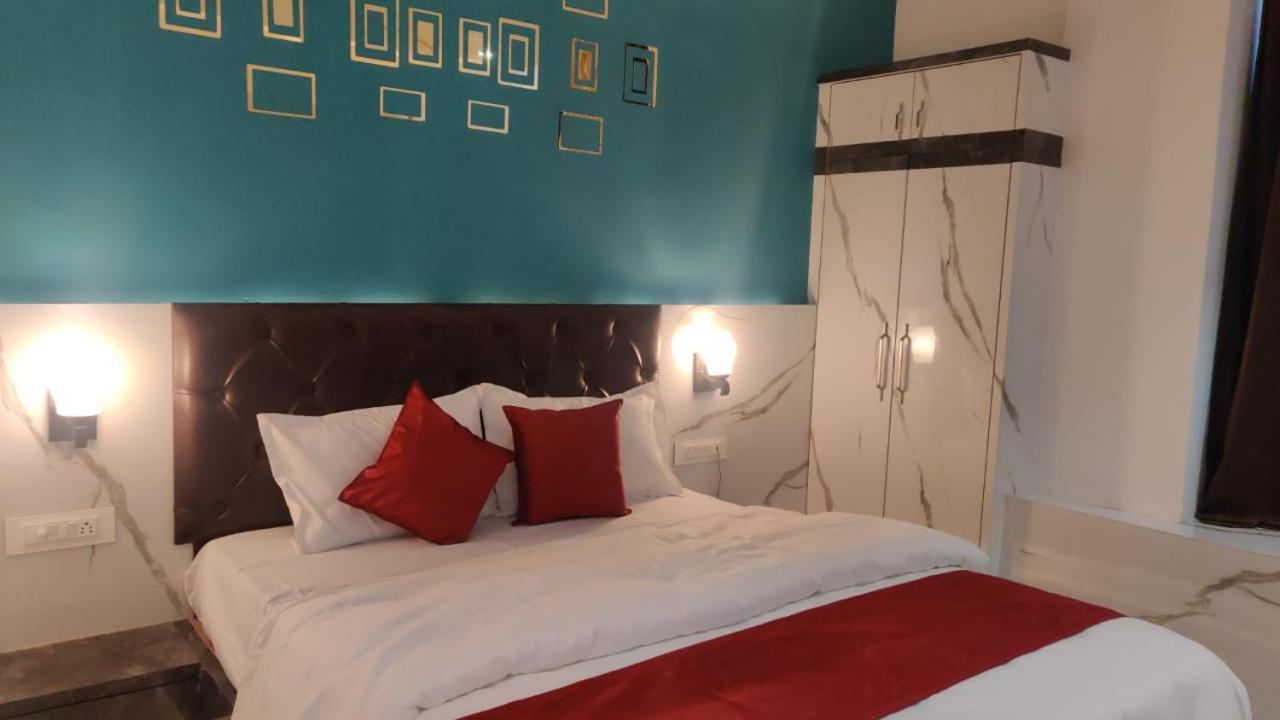 Hotel Relax Bhopal Esterno foto