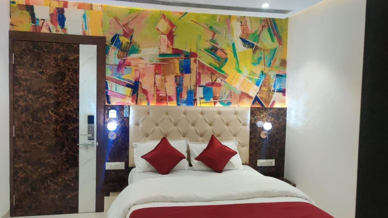 Hotel Relax Bhopal Esterno foto