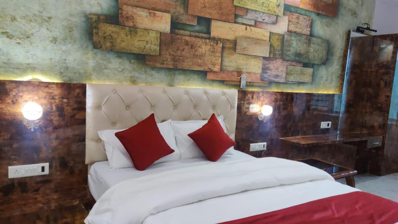 Hotel Relax Bhopal Esterno foto